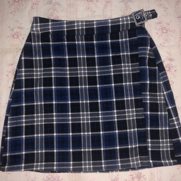 Brandy Melville Dresses & Skirts - Brandy Melville Emerson Skirt